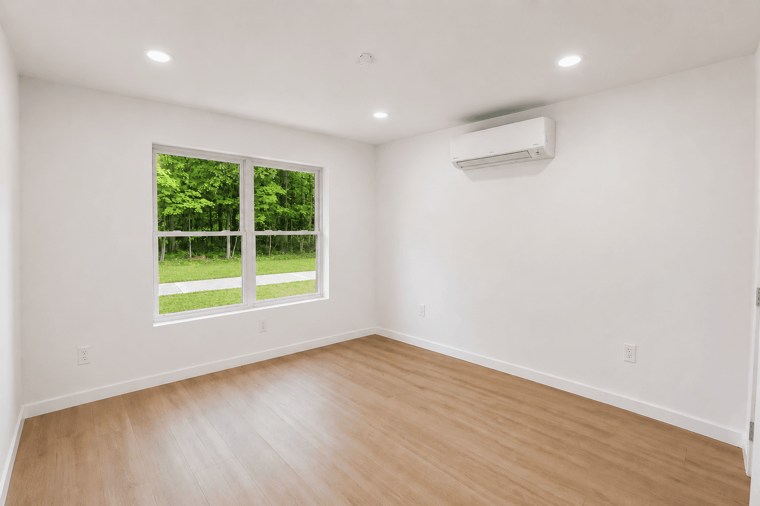 Interior view at Tillson Woods, image 4.